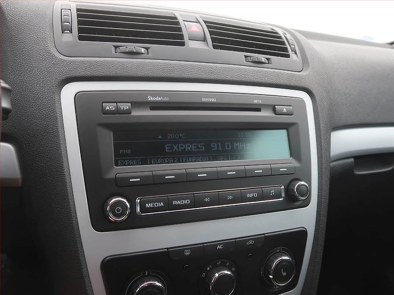 Škoda Octavia (2011) Ambition 1.4 TSI, Serv.kniha - fotka 12 z 13