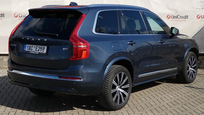Volvo XC90 B5 AWD Plus Bright 7 míst - fotka 3 z 27