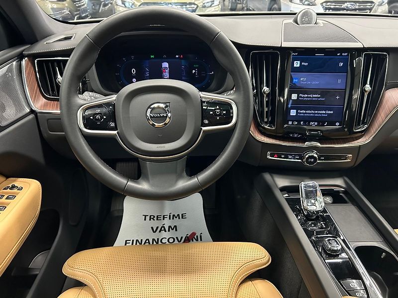 Volvo XC60 (2023) T8 AWD Ultimate+ DARK záruka - fotka 18 z 31