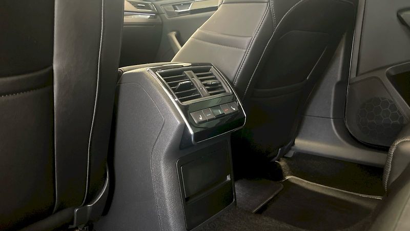 Škoda Superb (2019) kombi Laurin&Klement 2.0TDI  2 - fotka 17 z 34
