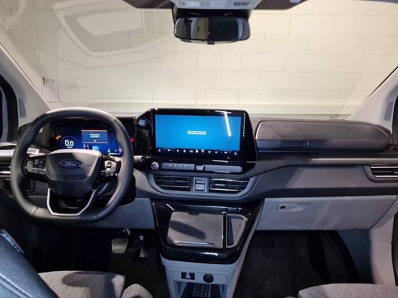 Ford Tourneo Custom (2026) Nugget Titanium 320 L2 - fotka 10 z 12
