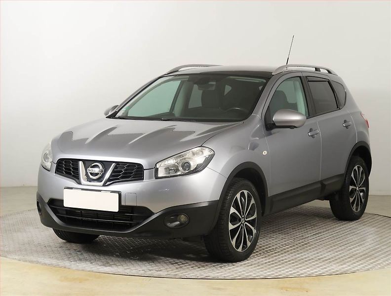 Nissan Qashqai (2012) 1.5 dCi, Tempomat - fotka 2 z 21