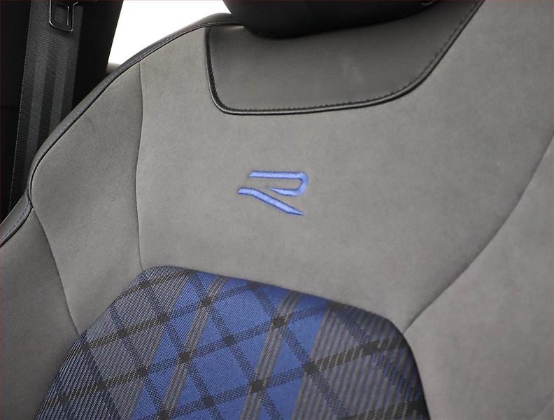 Volkswagen T-Roc (2022) R 2.0 TSI 4Motion - fotka 26 z 28