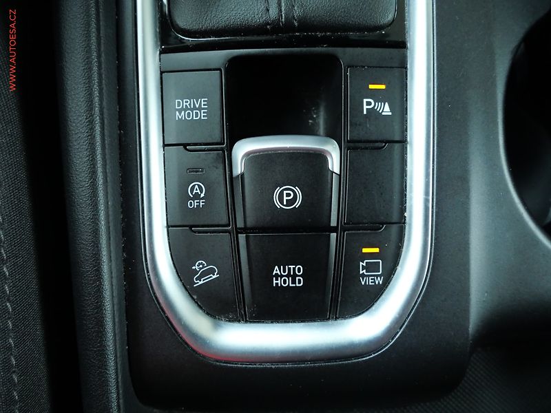 Hyundai Santa Fe (2019) 2.2 CRDi 4x4, 7míst, AT, LED - fotka 23 z 25