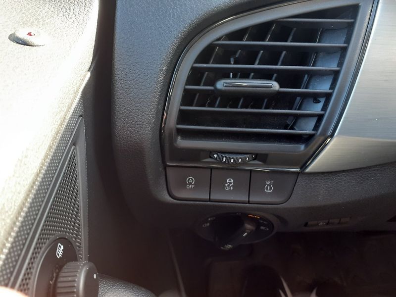 Škoda Fabia (2019) KOMBI 1.0 MPI ČR - fotka 9 z 26