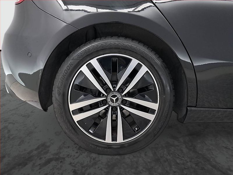 Mercedes-Benz Třídy A (2021) A 180 d - fotka 15 z 22
