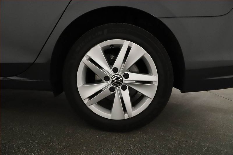 Volkswagen Golf (2021) 2.0 TDI, Navi, Tempomat - fotka 20 z 20