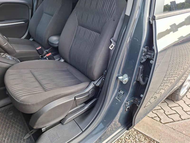 Opel Zafira (2013) TOURER 2.0CDTI 96kW -7.MÍST - fotka 20 z 41