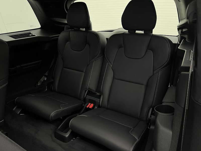 Volvo XC90 (2026) T8 AWD BLACK EDITION ULTRA - fotka 6 z 47