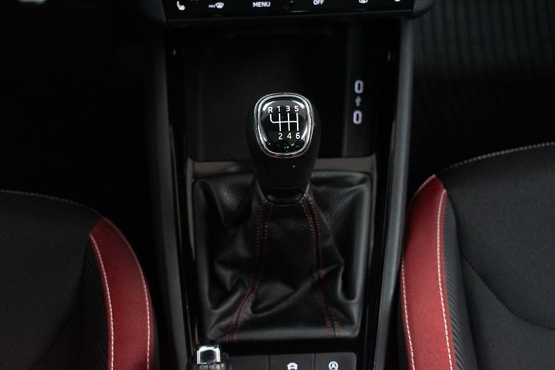 Škoda Kamiq 1.0 TSI MonteCarlo*TAŽNÉ*ČR 1M - fotka 22 z 44