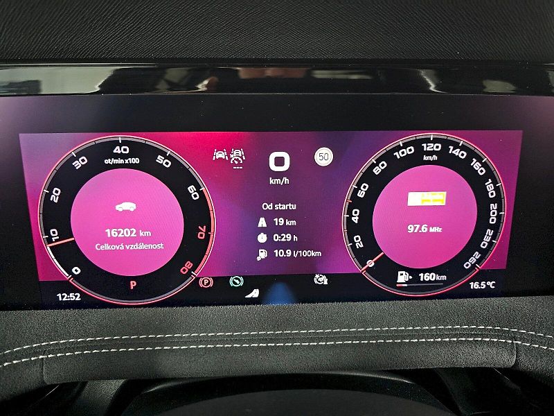 Škoda Superb (2025) 2.0TSi 195kW 4X4 SPORTLINE WEB - fotka 11 z 34