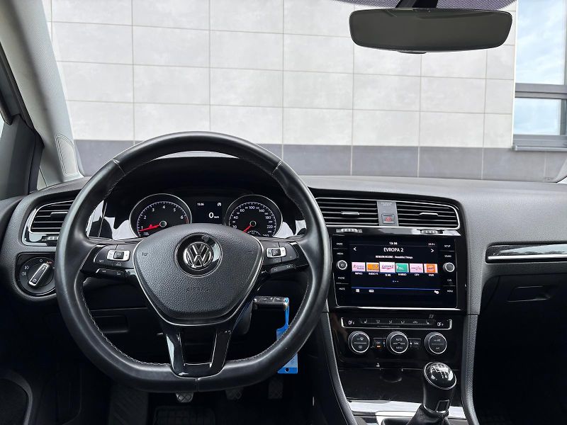 Volkswagen Golf Variant 1.4TGI 81 kW Highline ČR,1.MAJ - fotka 50 z 50