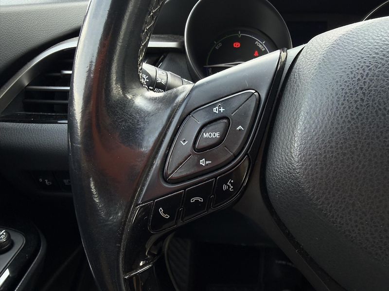 Toyota C-HR 1.8 Hybrid 90kW E-CVT Dynamic - fotka 18 z 22