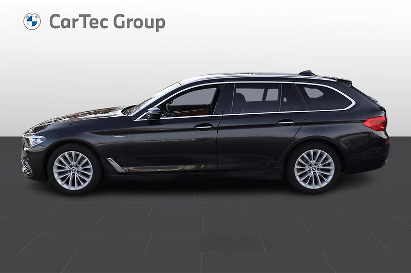 BMW Řada 5 520d xDrive Touring - fotka 3 z 16