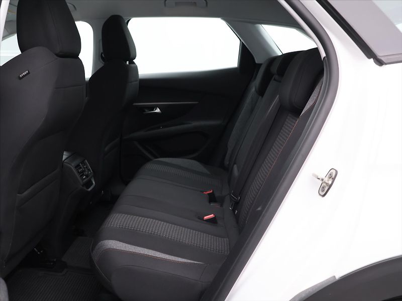 Peugeot 3008 1.2 PureTech 96kW CZ DPH - fotka 13 z 28
