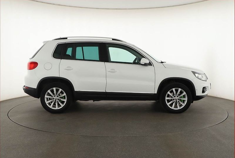 Volkswagen Tiguan (2015) 2.0 TDI, 4X4, Serv.kniha - fotka 6 z 14