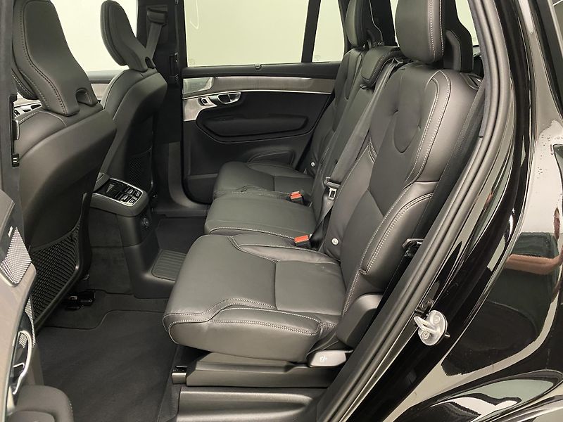 Volvo XC90 (2026) T8 AWD RECHARGE DARK ULTRA - fotka 6 z 76