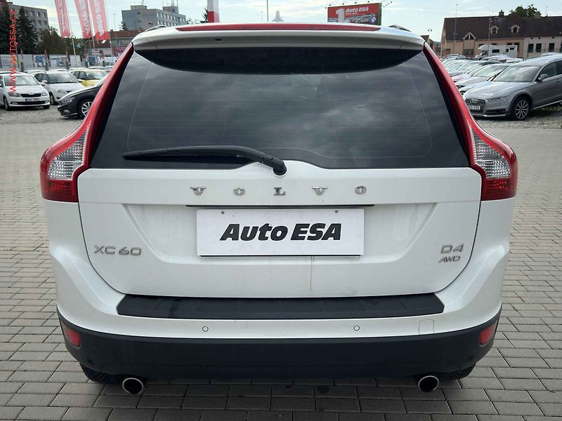 Volvo XC60 (2012) 2.5d 4x4, AT, klima - fotka 5 z 19