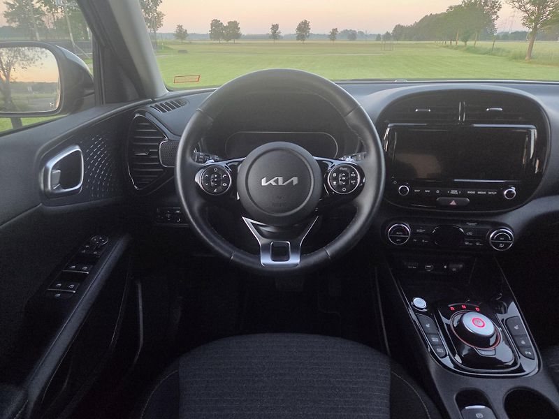 Kia e-Soul (2022) 64 kWh SoH 97,3%,Vision,DPH - fotka 16 z 41