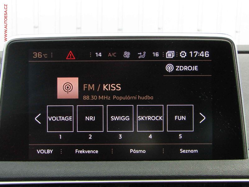 Peugeot 5008 (2019) 1.2 PT, GT Line, LED, navi - fotka 18 z 23
