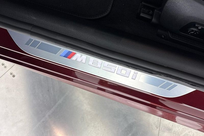 BMW Řada 8 M850i xDrive - fotka 15 z 28