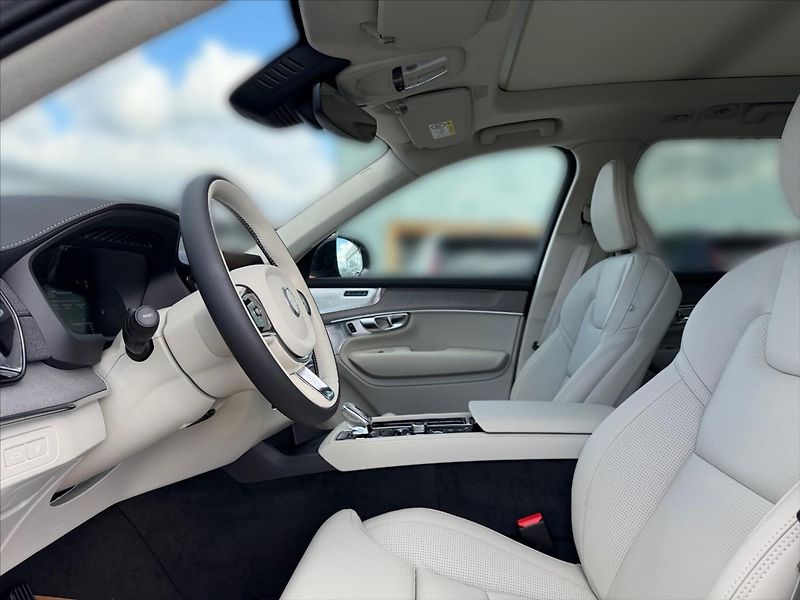 Volvo XC90 (2026) 2,0 T8 Ultra Dark  1824 - fotka 7 z 13