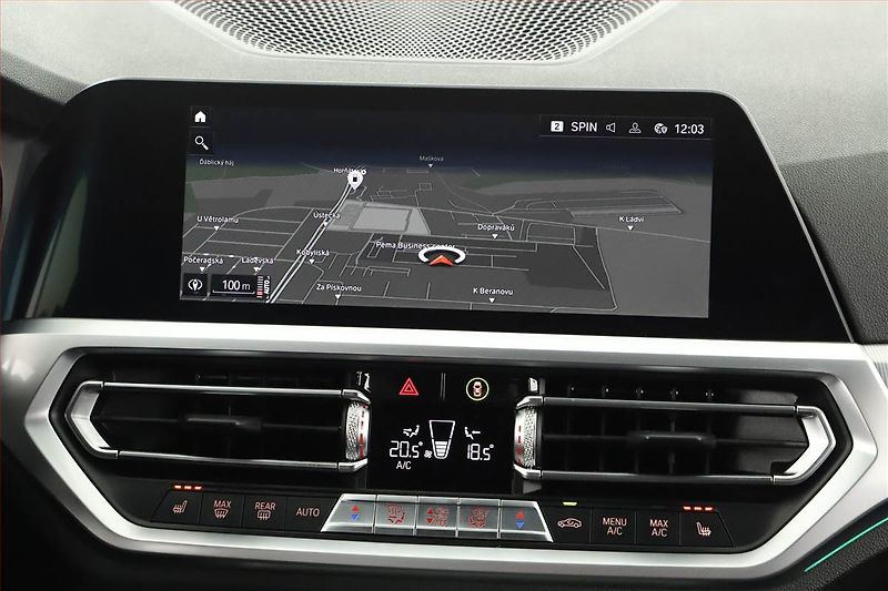 BMW Řada 3 (2020) 320 d xDrive - fotka 12 z 20