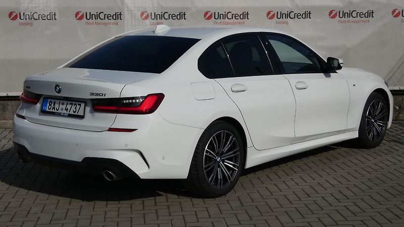 BMW Řada 3 330i xDrive M Sport - fotka 3 z 21