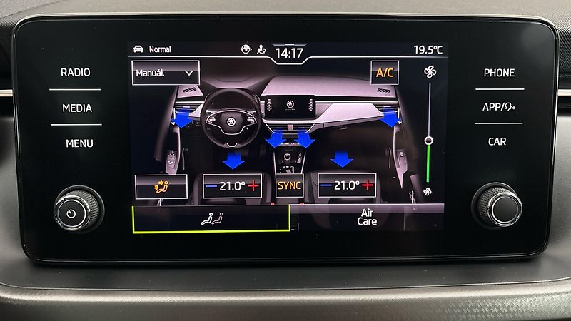 Škoda Scala 1.0 TSI DSG Style - fotka 26 z 28