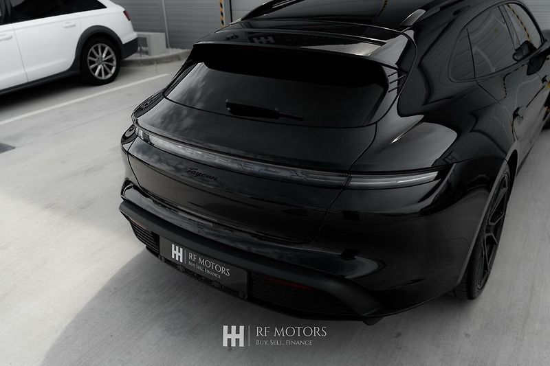 Porsche Taycan (2024) 320kW - fotka 10 z 50
