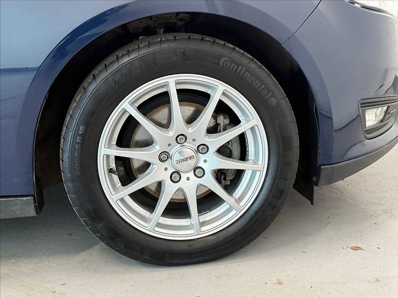 Ford Focus 1,5 TDCI TITANIUM 62 500KM - fotka 16 z 16