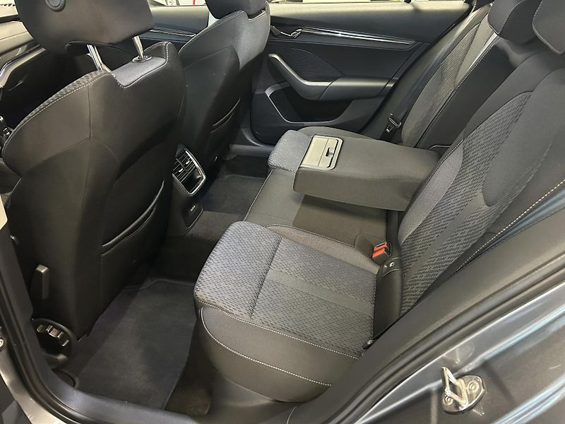 Škoda Octavia (2023) 1.5TSi Style Plus Matrix ACC - fotka 21 z 26