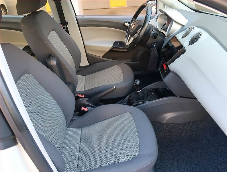 Seat Ibiza (2010) 1.4 16V, po STK, jezdí dobře - fotka 9 z 18