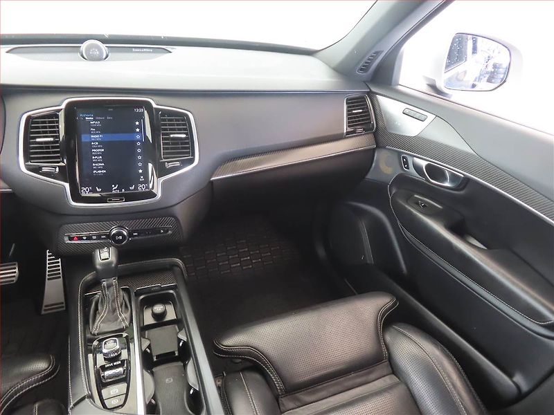 Volvo XC90 (2018) R-Design D5 AWD, R-Design, 4x4 - fotka 8 z 16