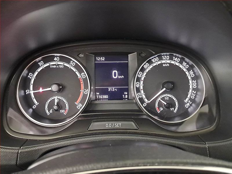 Škoda Fabia (2022) Ambition 1.0 TSI, ČR,1.maj - fotka 11 z 17