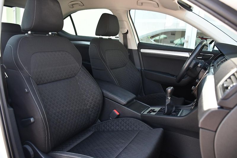 Škoda Superb 1.5TSi 110kW MT CARPLAY  - fotka 15 z 51