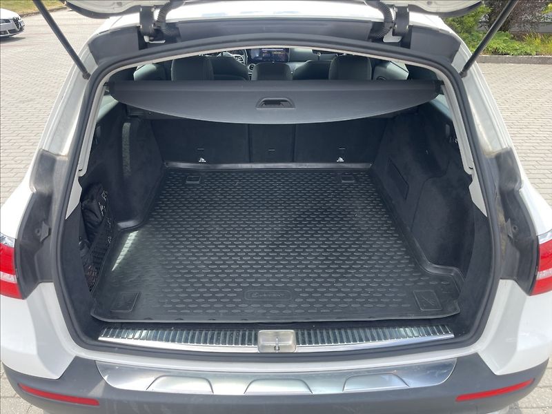 Mercedes-Benz Třídy E 2,0 d 4MATIC All-Terrain LED H - fotka 9 z 38