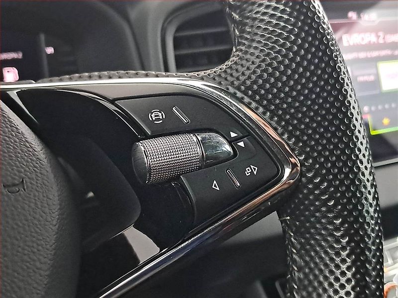 Škoda Karoq (2022) Sportline 2.0 TSI - fotka 17 z 22