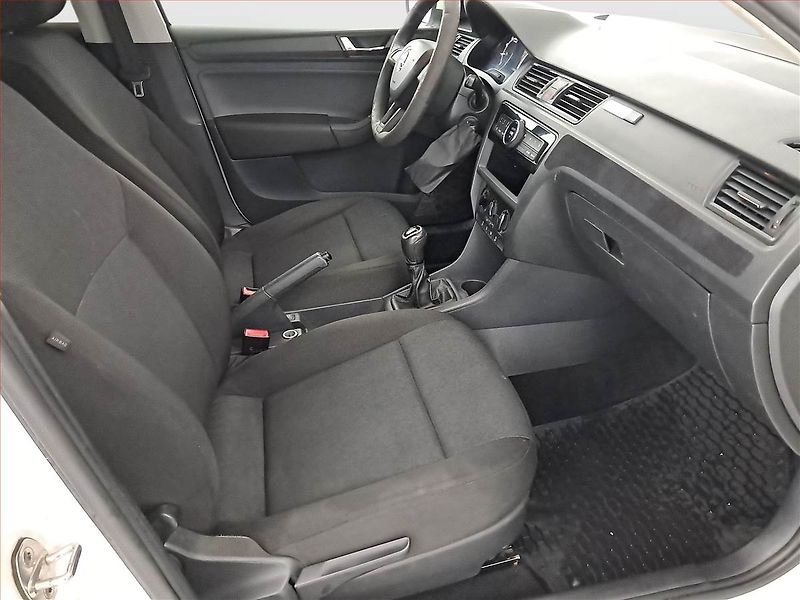 Škoda Rapid (2018) Spaceback 1.0 TSI - fotka 9 z 14