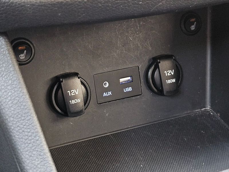 Hyundai i30 1,6 CRDi DPH Trikolor Comfort - fotka 24 z 36