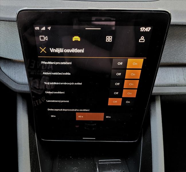 Polestar 2 0,0 300kw,AWD,MATRIX,SOH 91,5% - fotka 31 z 50