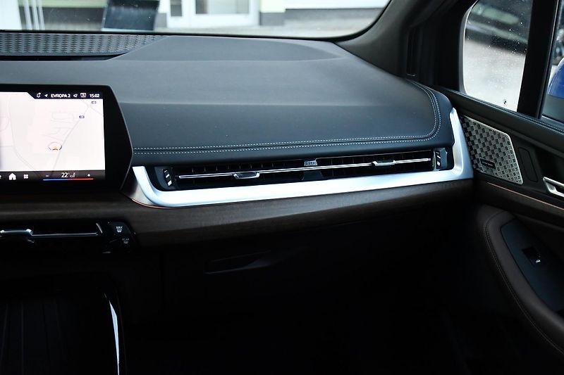 BMW Řada 2 218d M-SPORT TAŽNÉ 1M 3LZÁRUKA - fotka 8 z 45