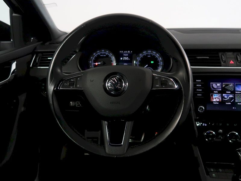 Škoda Octavia (2019) LAURIN&KLEMENT 2.0TDI 110KW DS - fotka 18 z 48