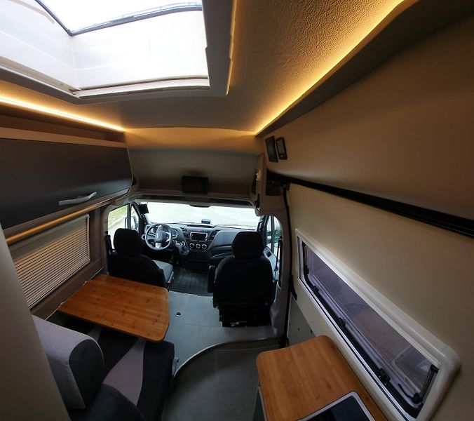 Iveco 50C18HA8V/P 3,0D RVEvolution  - fotka 9 z 33