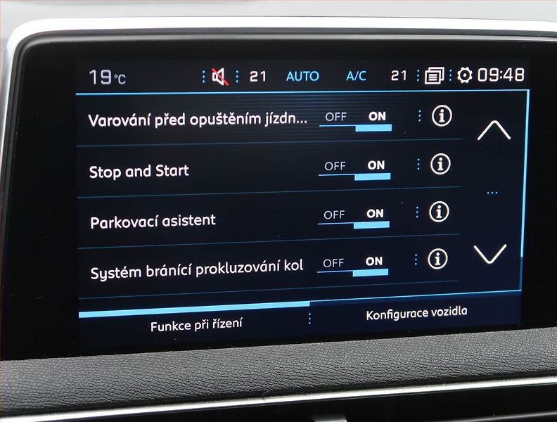 Peugeot 5008 (2020) Active PureTech 130, 7 míst - fotka 22 z 24