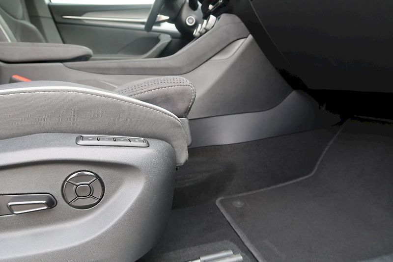 Škoda Kodiaq (2025) SPORTLINE 7 míst 2.0 TDI 142 k - fotka 18 z 29