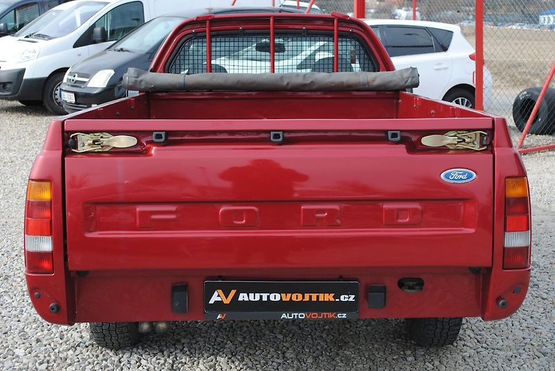 Ford Sierra 1,8 P100 - fotka 6 z 32