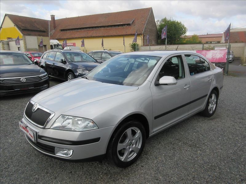Škoda Octavia 1,6 MPi 75 kW Top Stav - fotka 3 z 12