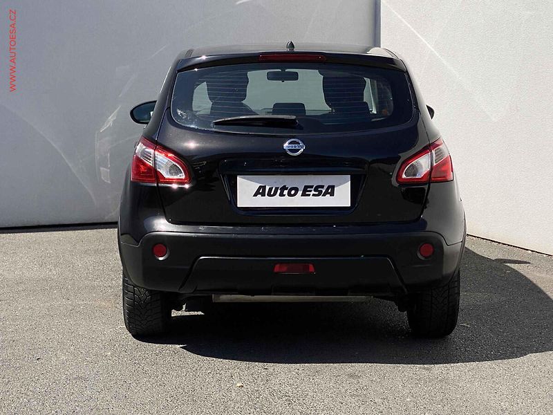 Nissan Qashqai (2013) 1.6, Visia, +ALU - fotka 5 z 16