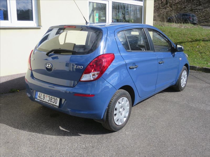 Hyundai i20 1,3  i - fotka 3 z 17